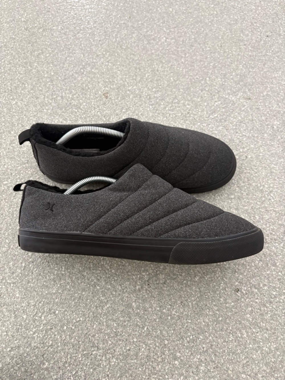 Hurley Arlo Puff Men’s Slip-On Quilted Sneakers size 10